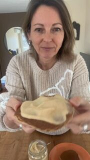 Une recette à tomber : le beurre de pommes 🤗😋
Je ne connais personne qui y résiste !
.
J’ai savouré ce beurre de pommes sur des pancakes IG bas (marque @bioteafull.france)
.
Et vous, en faites-vous de temps en temps ?
.
#marielaureandre #igbas #beurredepommes