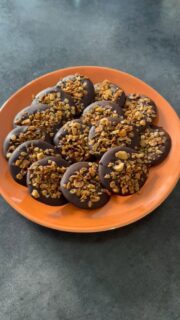 Ça vous dit des mendiants #igbas ?
La recette est très simple 🤗
.
Une bonne idée pour les fêtes 🎅🏻 
.
#marielaureandre #programmeigbas #passionnutrition #mangersain