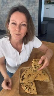 Pancake #igbas géante à partager, à cuire au four 😊
Garnie de banane et de chocolat noir 😋
.
La recette en vidéo et en description !
.
Pour plus de recettes, téléchargez mon guide nutritionnel IG bas 😊
.
#marielaureandre #programmeigbas #passionnutrition #pancake